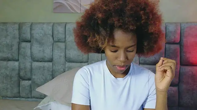TiffanyEbony_ webcam