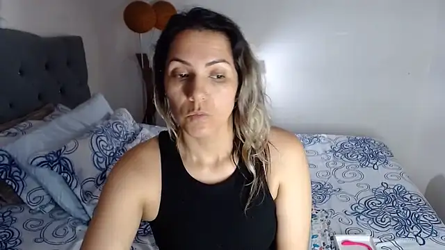 Watch Chantal_hott live on EroticFlix - High definition streams