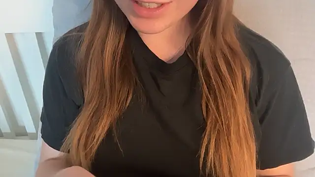 Watch Lucyschickt live on EroticFlix - High definition streams