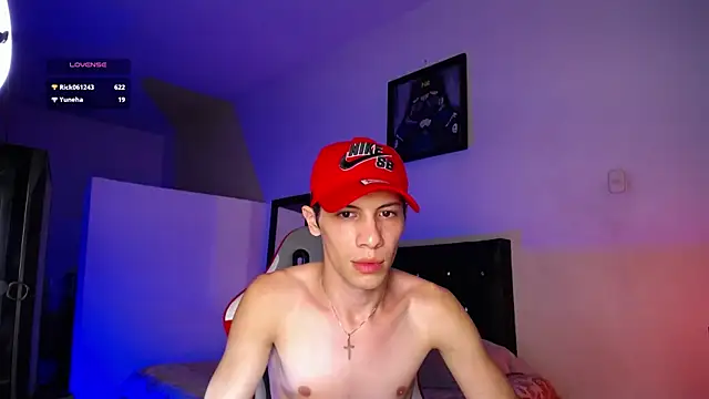 santiago_cutex (M young) - ORGASM MODE FUCKS THE DILDO⭐⭐⭐⭐⭐