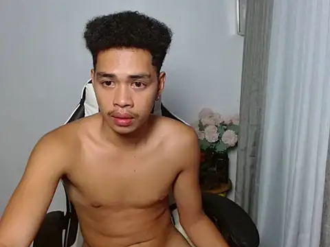 curlyasian_njxx webcam