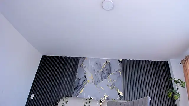 CarolineFyre webcam