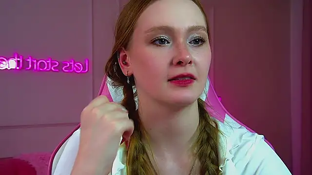 AgataFoxley live cam on StripChat