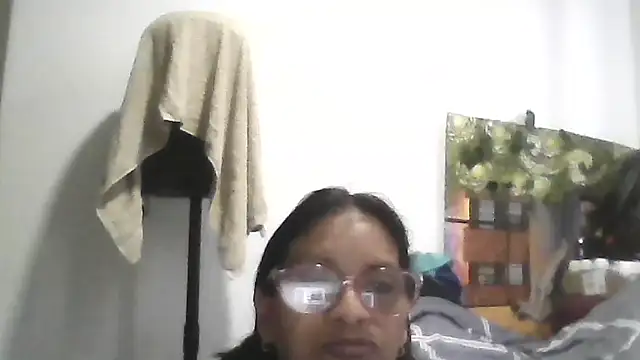 titssmall123 live cam on StripChat