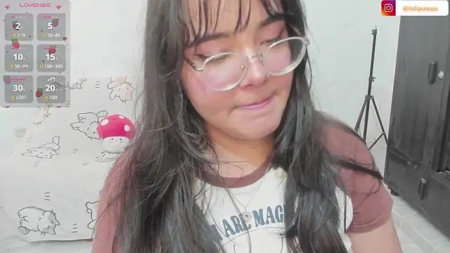 Naoko_7w7 webcam