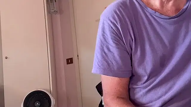PierPesaroX live cam on StripChat