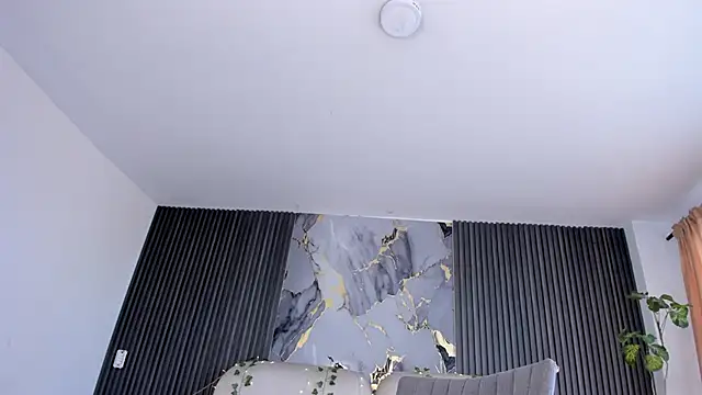 CarolineFyre webcam