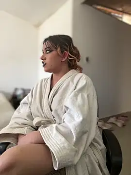 NikkiNix webcam