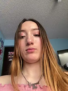 Watch Valery_Salmons live on EroticFlix - High definition streams