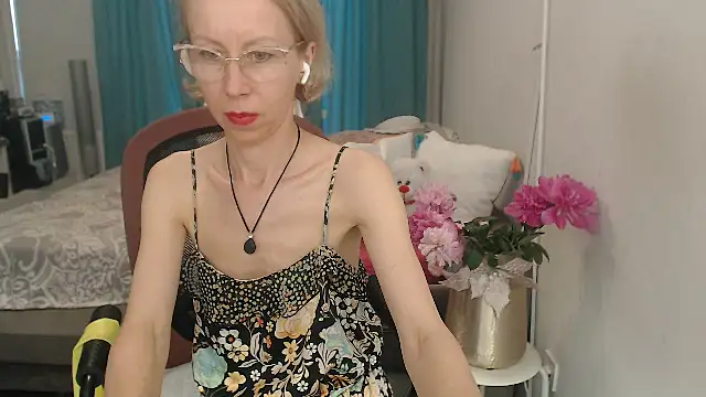 LuxuryNika webcam