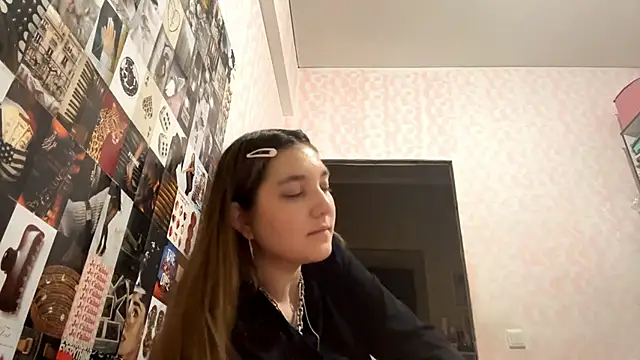 JanineThielman live cam on StripChat