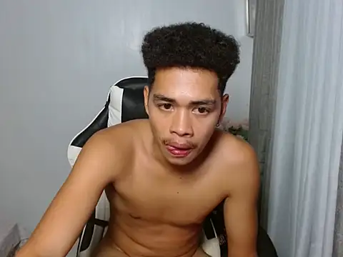 curlyasian_njxx webcam