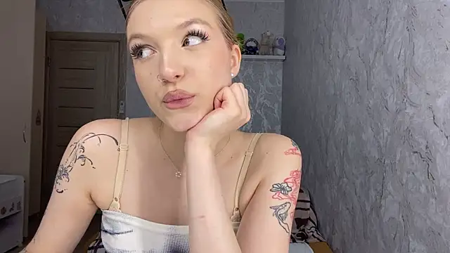 PuraDashne live sex cam