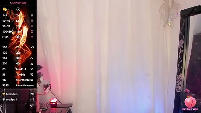 chloe_kisses live cam on StripChat