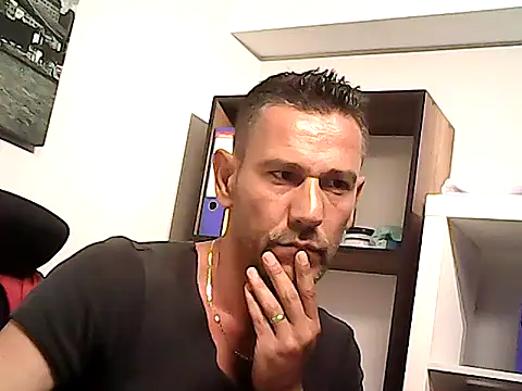 mastercharisma35 (Ask my age) - like tips pls. ı stand up for you.. okey