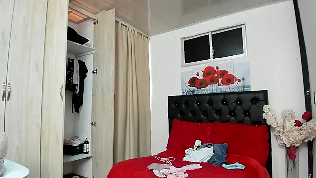 abigail_f00x live cam on StripChat