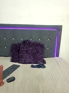Lunaluxe1001 webcam