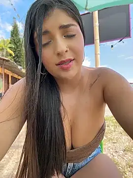 Isaa-Sweet webcam