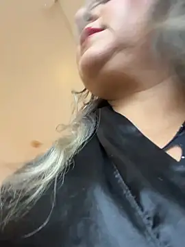 Lucy_Milf_474 webcam