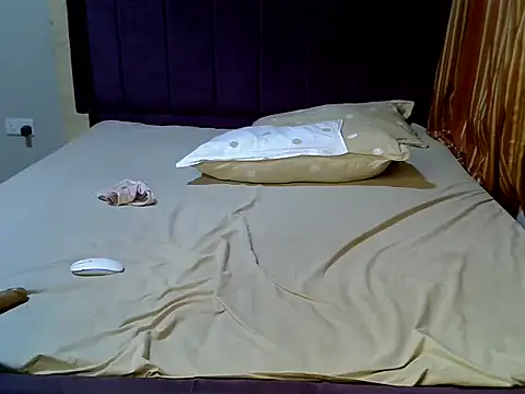 honeey_luxe webcam