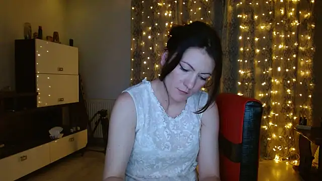 LoraBelle12 webcam