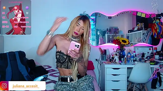 caroline_cossei webcam