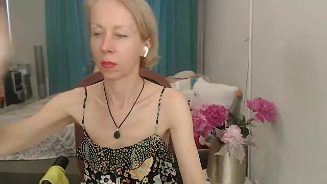 LuxuryNika webcam