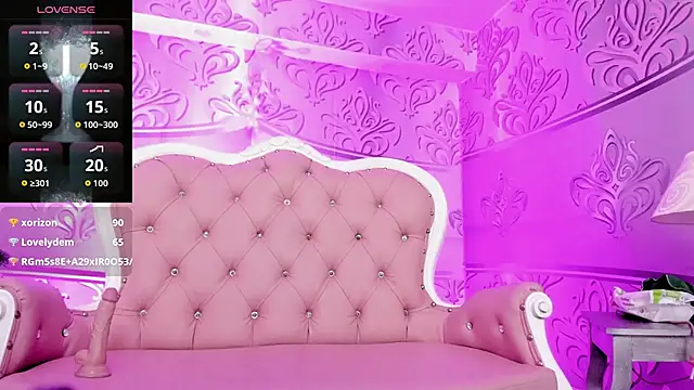 MishRaven live cam on StripChat