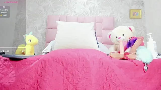 Mara_Summerr webcam