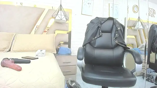 alana_johnson_0 (F mature) - TITS SHAKING NAKED