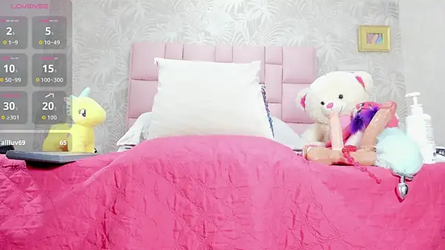 Mara_Summerr webcam