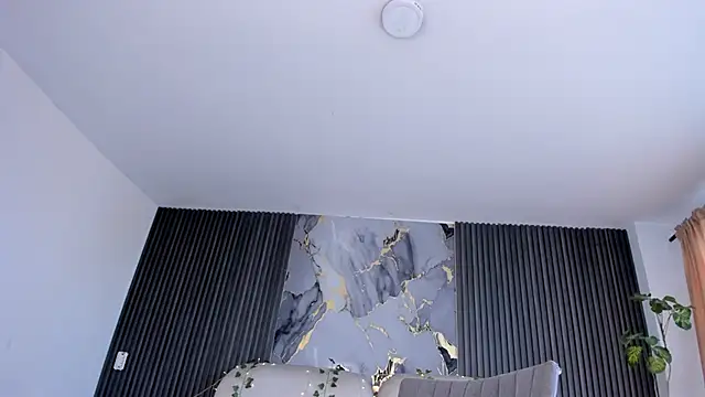 CarolineFyre webcam