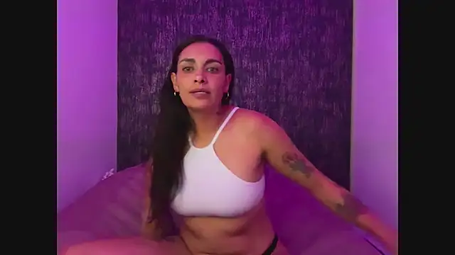Skarlett_Kiss webcam