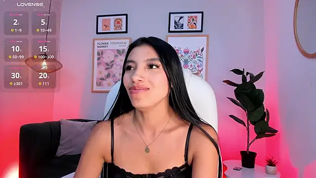 Tiffany_Low live cam on StripChat