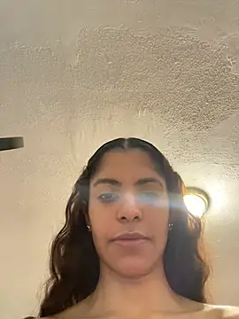 karlatiburcio live cam on StripChat