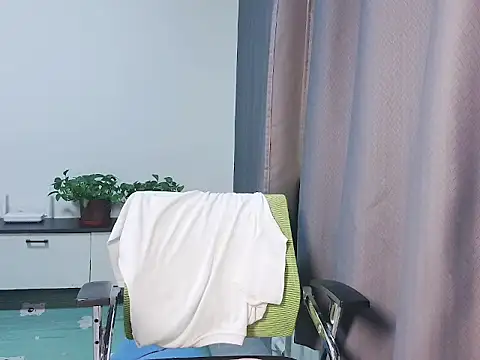 llpl322 (M young) - 188代币舞动鸡巴3分钟