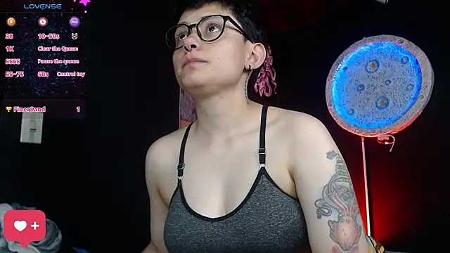 girl_intense444 live cam on StripChat