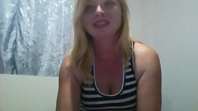 Lola_115 webcam