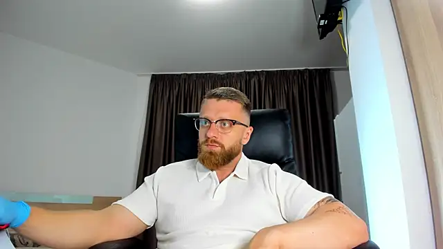 findom_guy (M young) - hard cock