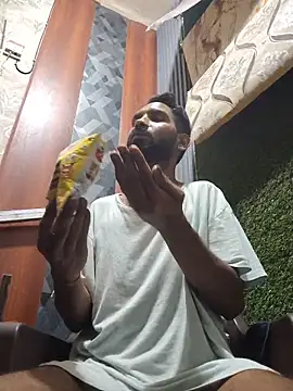 Akki-101 live cam on StripChat