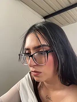 Kloenovoa- live cam on StripChat