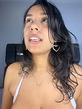 Watch PilarJones_ live on EroticFlix - High definition streams