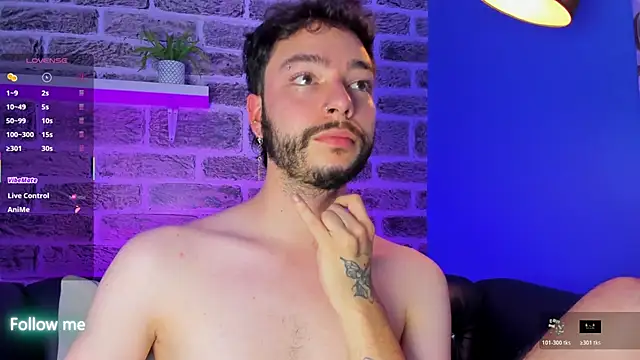 noah_ricci webcam