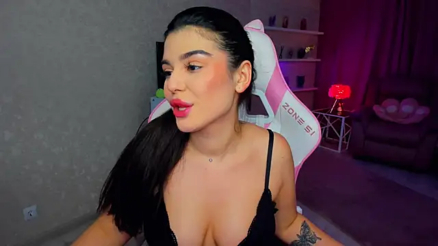 AlluringAriel webcam