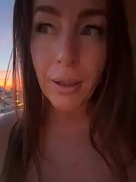 Watch ChristinaSiemone live on EroticFlix - High definition streams