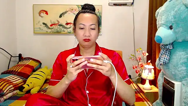 LovelyQueen69 webcam