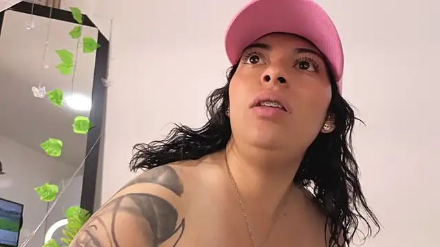 Watch Iam_Issaa live on EroticFlix - High definition streams