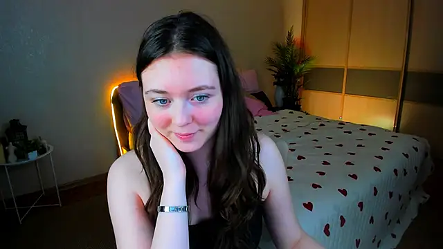 AlluringLookk webcam