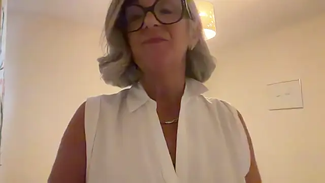 Watch NaughtyMonicaUK live on EroticFlix - High definition streams