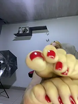 Watch alicev_kitty live on EroticFlix - High definition streams
